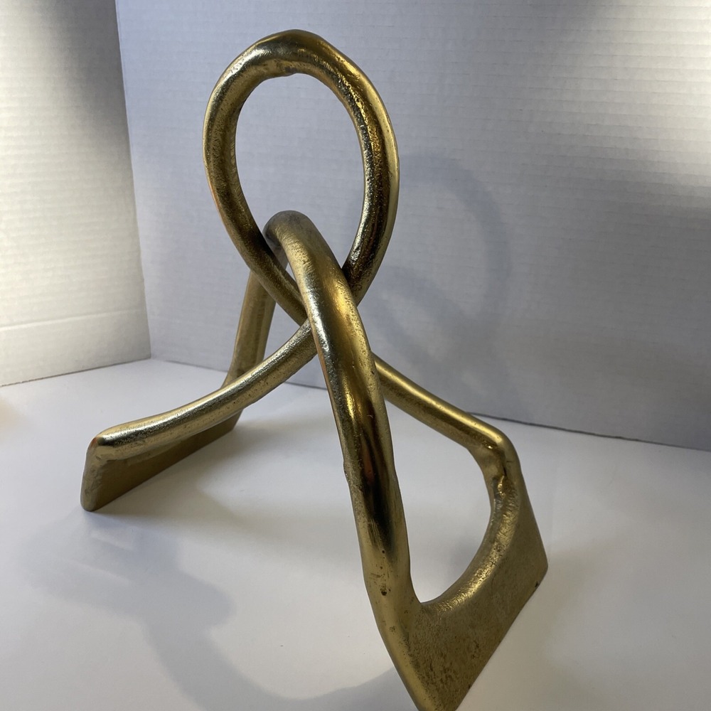 Mandorla Trinity Style metal sculpture abstract metal Gold Tone Love Knot